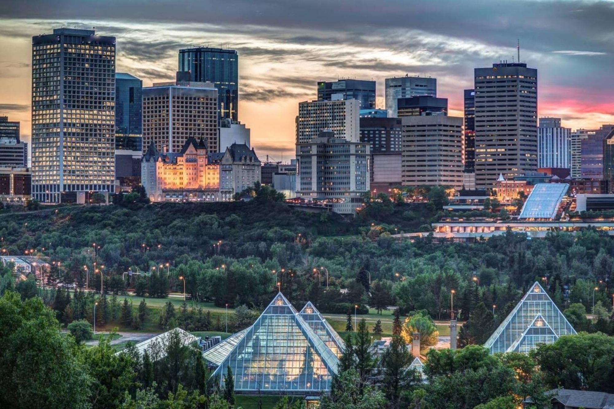 Central 2Br Near Unveristy And Whyte Ave Edmonton Buitenkant foto